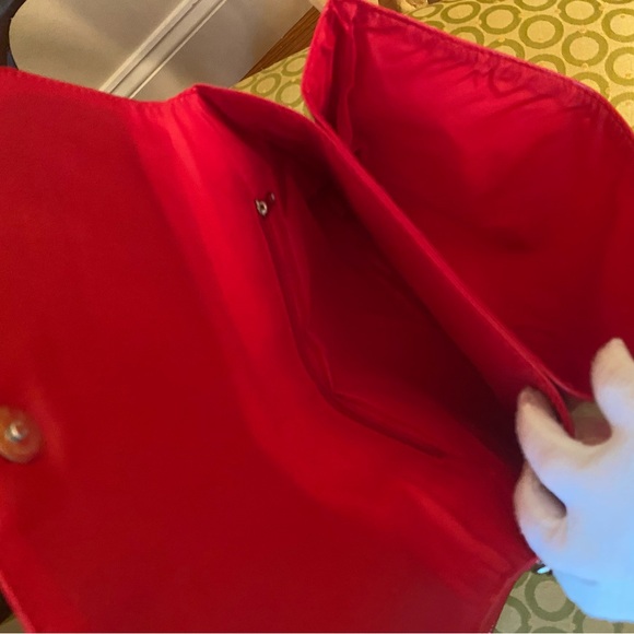 Red hot large wristlet purse - Picture 3 of 4